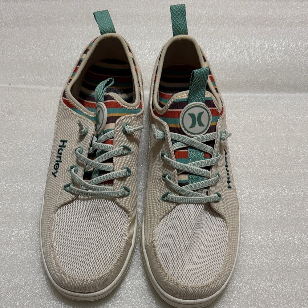 Hurley Cream Sneakers with Teal and Striped Details size 10